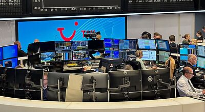 TUI zurück an der Frankfurter Börse: Der Konzern verbindet dies auch mit einem Appell an die Politik