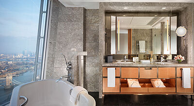 Baden mit Blick auf die Themse: Shangri-La, At The Shard, London
