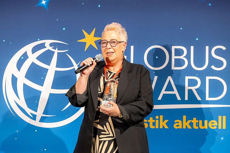 Simone Beule, Inhaberin von 34° Sonnenschein – Dein Reisebüro in Meschede, freute sich riesig über den ersten Platz in der Kategorie Beste Reisebüro-Aktion online Simone Beule, Inhaberin von 34° Sonnenschein – Dein Reisebüro in Meschede, freute sich riesig über den ersten Platz in der Kategorie Beste Reisebüro-Aktion online