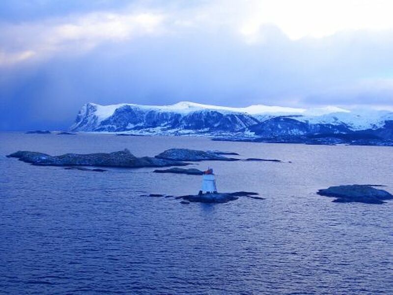 Für Reisen an Norwegens Küsten bietet Hurtigruten nun auch Komplettpakete an