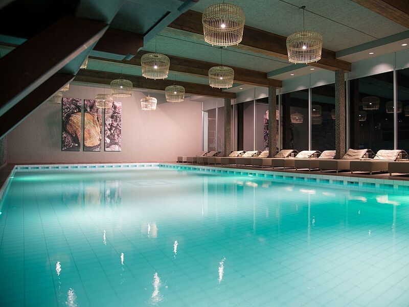 Ein türkiser Pool