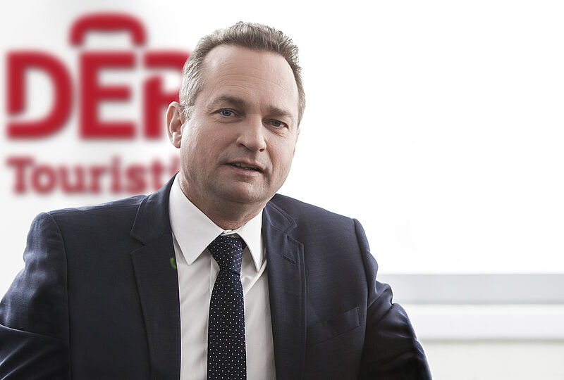 DER-Touristik-Chef Sören Hartmann empfing in Frankfurt den VUSR-Vorstand