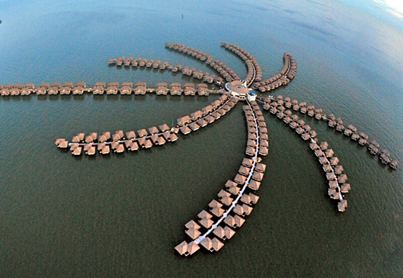 Seltenheit in Asien: Das Avani Sepang Goldcoast Resort in Malaysia hat Over-Water-Villen