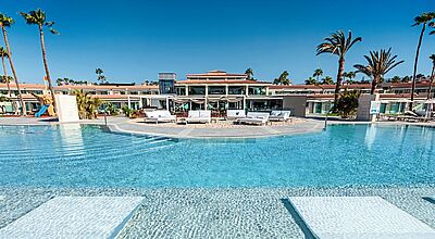 Viel Platz: Pool im Kumara Serenoa Viel Platz: Pool im Kumara Serenoa