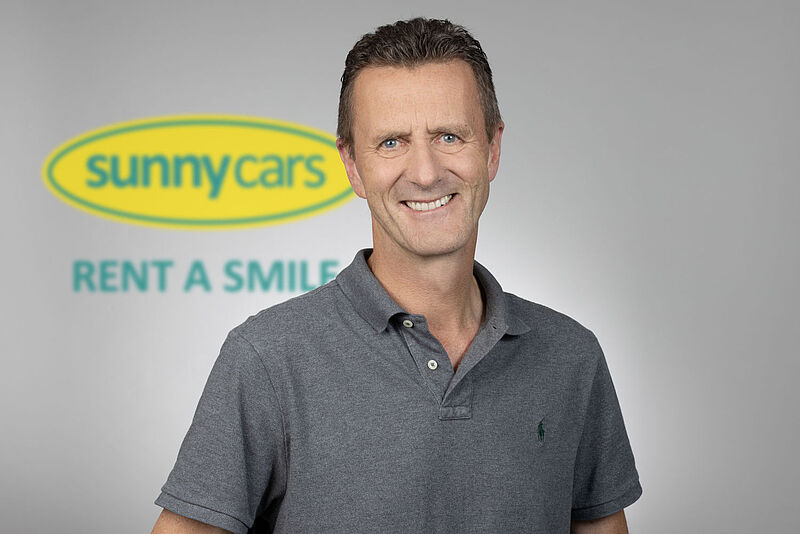 Sunny-Cars-Chef Kai Sannwald blickt auf ein gutes Geschäftsjahr zurück Porträt von Kai Sannwald, Inhaber und Geschäftsführer von Sunny Cars