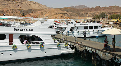Ausflugsboote in Sharm el Sheikh. Foto: ah
