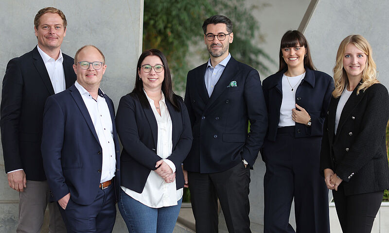Gruppenbild mit neuen Vertriebsmanagern der Reederei Hapag-Lloyd Cruises