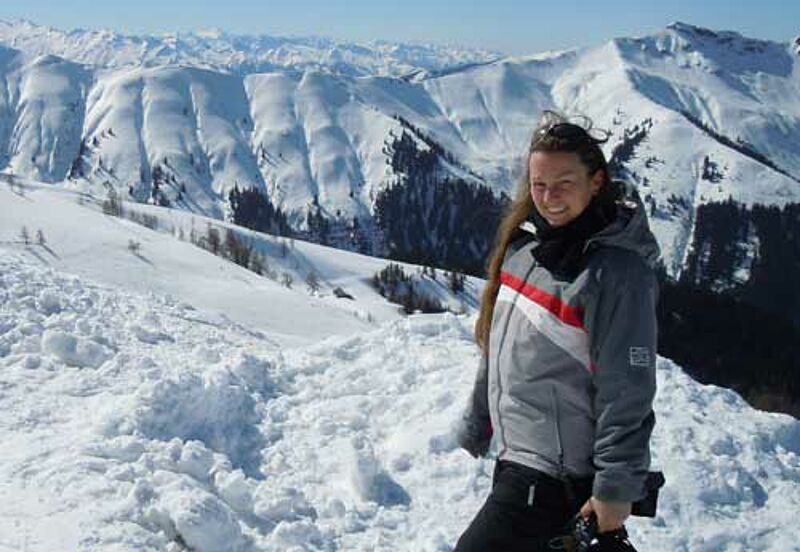 Ein Teil ihrer Arbeit findet auch vor Ort statt – etwa beim Skilaufen: Österreich-Werberin Ulrike Dziolloß