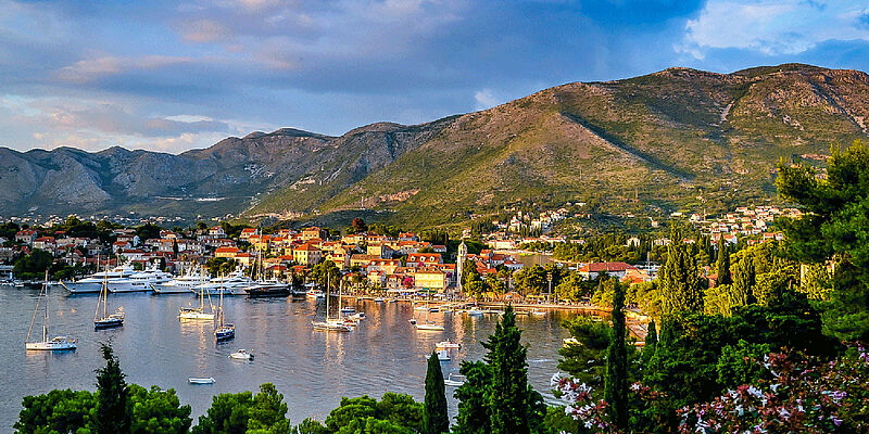 Exklusive Charterflüge legt Dertour nach Montenegro auf