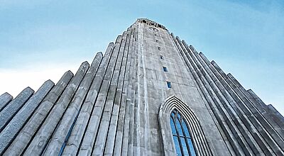 Ein Wahrzeichen über der Stadt: Islands größte Kirche, Hallgrímskirkja