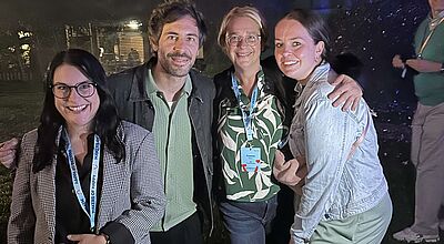 Ihrem Star ganz nah: Max Giesinger gab ein Überraschungskonzert. Foto: TUI