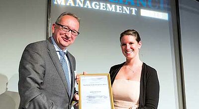 Janina Oberkersch freut sich über die Auszeichnung des Compliance-Verbands