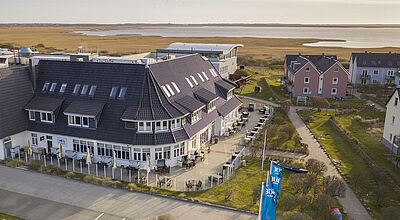 Die perfekte Lage: Das TUI Blue Sylt liegt an der schmalsten Stelle von Sylt