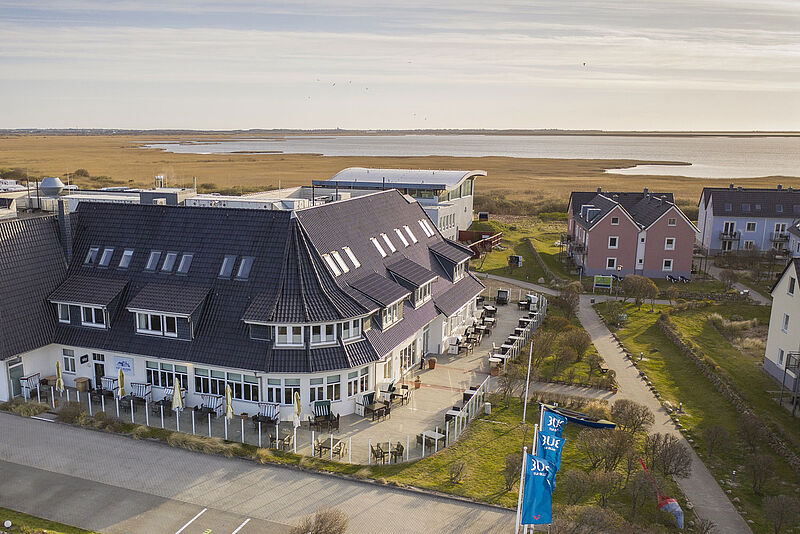 Die perfekte Lage: Das TUI Blue Sylt liegt an der schmalsten Stelle von Sylt