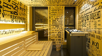 Nicht nur für Buchliebhaber: Sauna im Jaz Amsterdam