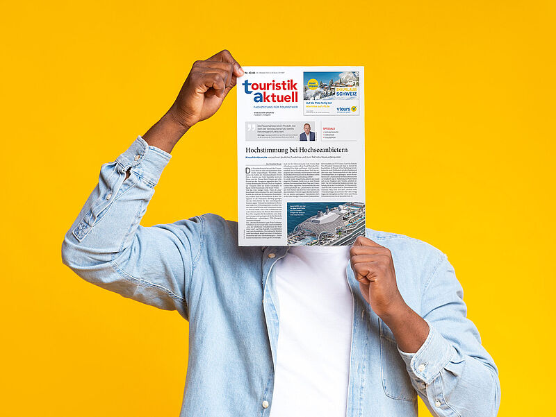 Die neue Print-Ausgabe von touristik aktuell am heutigen Montag in Ihrem Briefkasten liegen. Foto: Prostock_Studio/istockphoto