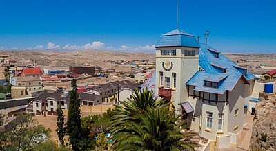 Kreuzfahrtgäste kommen in Lüderitz (im Bild) und Walvis Bay an