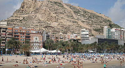 Um 40 Prozent liegen die Buchungen für das spanische Festland - hier Alicante - im Plus