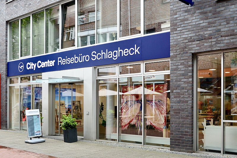 Die aktuelle Kampagne betont den Service der bundesweit rund 270 LCC-Reisebüros, hier das LCC Reisebüro Schlagheck in Coesfeld. Foto: ta