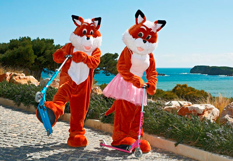 Martinhal-Kidsclub-Maskottchen Rafi and Rosita im Martinhal Sagres Beach Family Resort