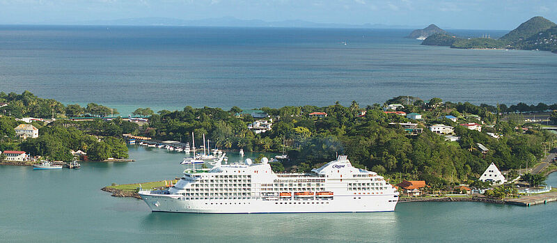 Die Seven Seas Navigator vor St. Lucia