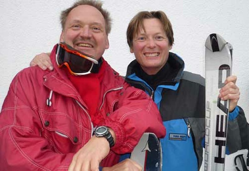 MDT-Manager Nils Schmidt bei einem Reisebüro-Ski-Event mit Ralph Wissenbach vom Außendienst der Touristik (ADT)
