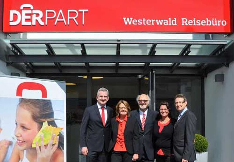 Stolz auf den Neustart (von li.): Christoph Führer (Derpart), Gerda Krohmann, Gerhard Krohmann, Sabine Krohmann und Aquilin Schömig