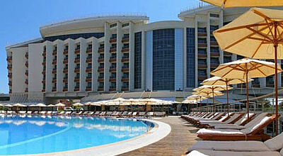 Das Kempinski Grand Hotel Gelendzhik liegt in einem acht Hektar großen Park. Foto: Kempinski