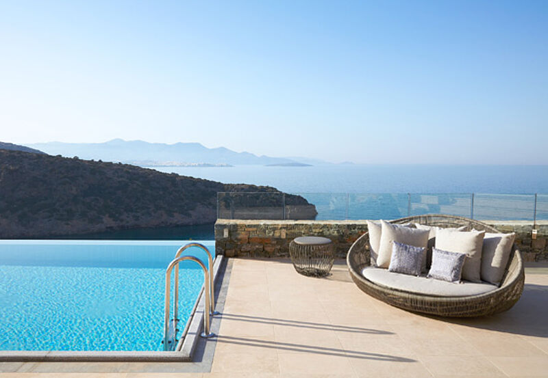 Die Villa „The Mansion“ gehört zum Daios Cove Resort und bietet 600 Quadratmeter Wohnfläche