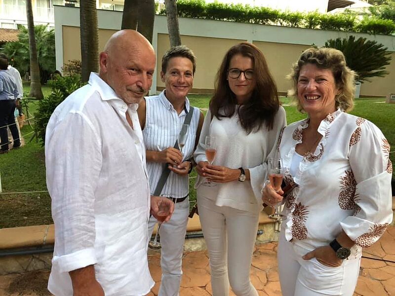 Ein Highlight der Reise: die White-Night. Im Bild von links: Michael Röntzsch, Jutta Deubel (Condor), Anna Herrmann (Reisezeit Rielasingen) und Sylvia Schink (Holzland Reisebüro)