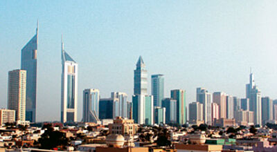Typisch Dubai: die stets wachsende Skyline.