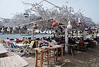 Rast in einem Café an der Uferpromenade Bodrums