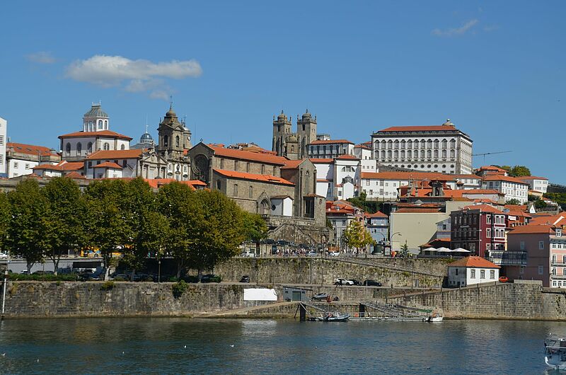 Porto – hier im Bild – und Lissabon sind  bei TUI  die Top-Aufsteiger unter den europäischen Städtereisenzielen