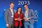 Teilten sich Platz 3 der Kategorie „Bester Reisebüro-Service Hotels“: Aldiana mit Nina Müller und Andreas Weber (links) sowie die Allsun Hotels, vertreten vom Alltours-Außendienstchef Jan Flintrop