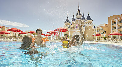 Im Fantasia-Schloss können die Urlauber auch übernachten Im Fantasia-Schloss können die Urlauber auch übernachten