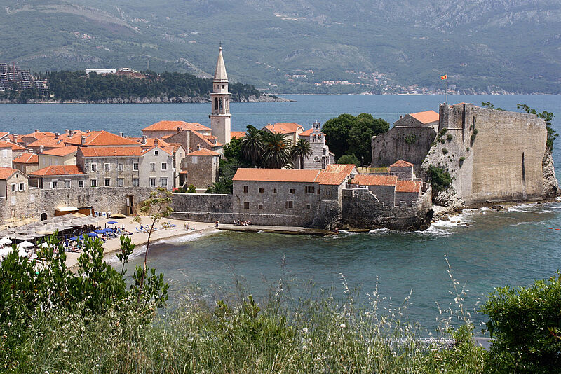 Neu im Lernidee-Programm ist eine Reise nach Kroatien, Montenegro und Albanien, im Bild Budva in Montenegro