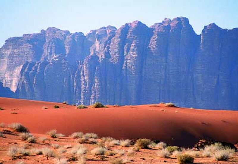 Wer Jordaniens Attraktionen sehen will – hier die Wüstenlandschaft Wadi Rum – muss künftig tiefer in die Tasche greifen