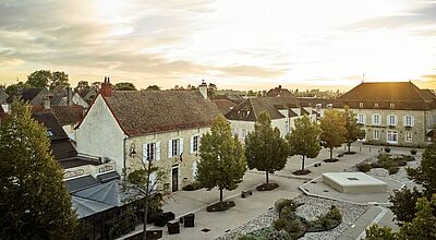 Das Como Le Montrachet liegt in einem Weinort im französischen Burgund