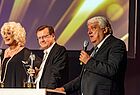 Lilo Wanders, Hans Mahr und Hans Meis nahmen je eine Auszeichnung mit nach Hause. Foto: Max-Josef Kuchler/Sonnenklar TV