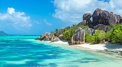 Seychellen Strand Praslin Felsen Sand