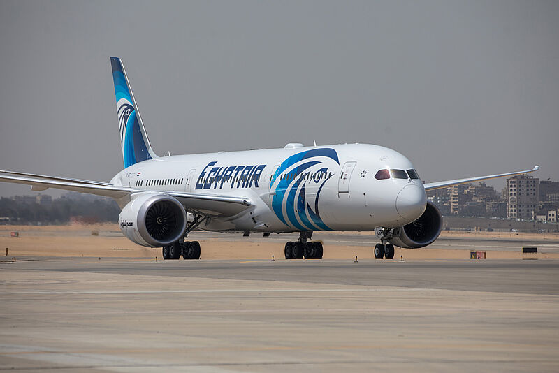 Mit einem Dreamliner fliegt Egyptair von Frankfurt nach Kairo Mit einem Dreamliner fliegt Egyptair von Frankfurt nach Kairo