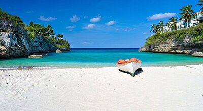 Warme Temperaturen und Ausblicke wie diese locken im Winter wieder viele Urlauber in die Karibik. Foto: cdwheatley / iStockphoto