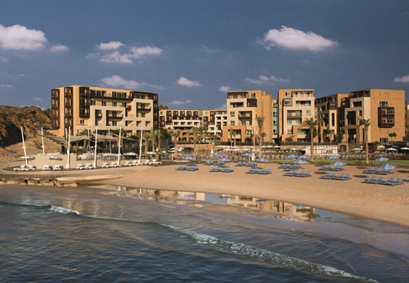 Das Kempinski Summerland Hotel & Resort Beirut liegt direkt an einem Privatstrand