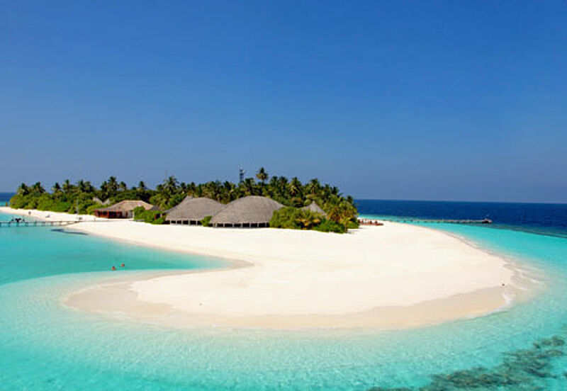 Im Katalog von Sub Aqua zu finden: die Malediveninsel Angaga im Süd-Ari Atoll