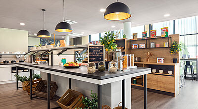 Im Super 8 by Wyndham Oberhausen kann man in der Woche über vier Stunden frühstücken. Foto: Super 8 by Wyndham