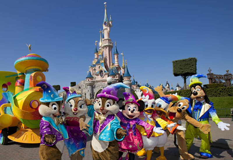 Wer beim Verkaufsspiel am besten abschneidet, kann einen Aufenthalt im Disneyland Paris gewinnen
