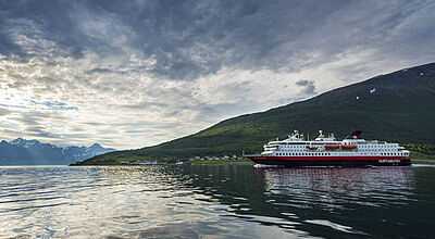 Mit TV-Werbung und neuen Verkaufsmaterialien legt sich Hurtigruten ins Zeug für die Saison 2017