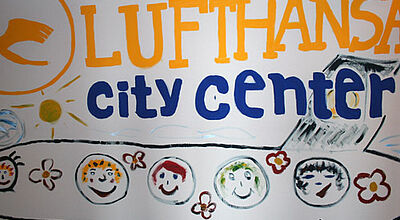 Hat nichts mit dem offiziellen Leitbild zu tun: Kindergemälde in der Frankfurter LCC-Zentrale