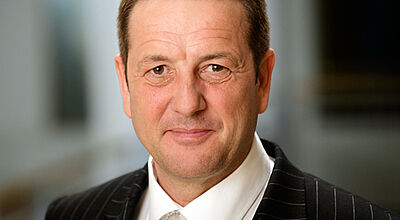 Thomas-Cook-Chef Manny Fontenla-Novoa muss ein weiterhin dickes Minus hinnehmen.