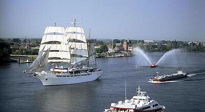 Unter anderem Hamburg werden die Windjammer von Sea Cloud Cruises 2010 anlaufen.